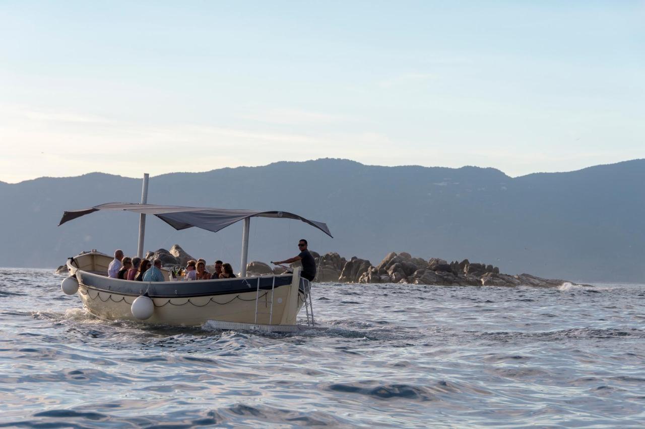 ホテル Le Golfe ポルト・ポロ エクステリア 写真